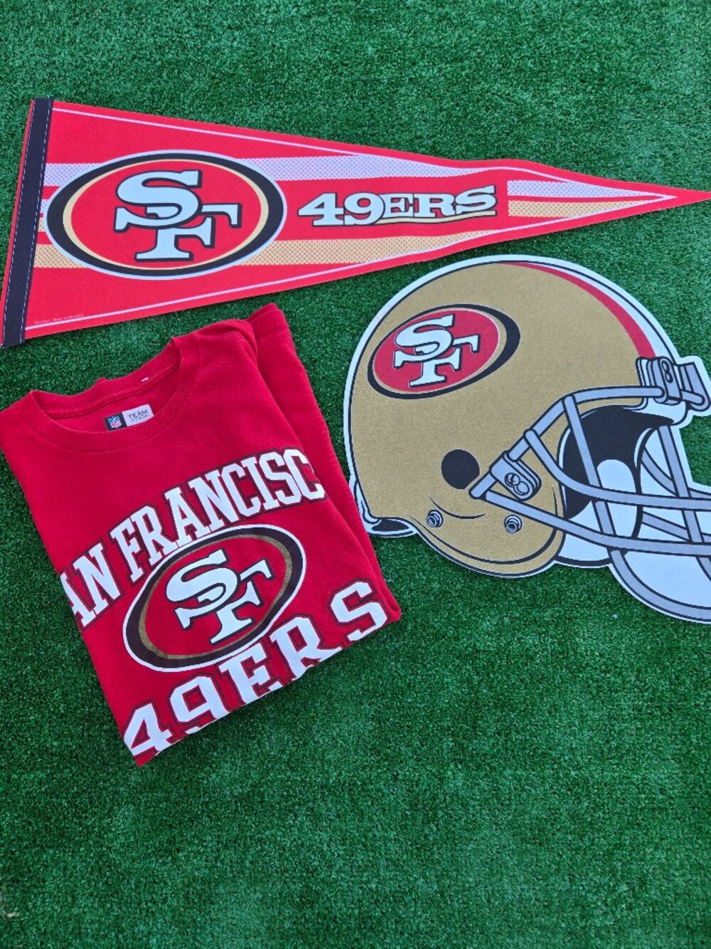 NFL collection of San Francisco 49ers fan gear wall art & t-shirt